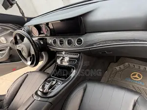 Mercedes-Benz E300 2017 Black