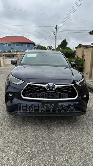 Toyota Highlander XLE 2022 Blue