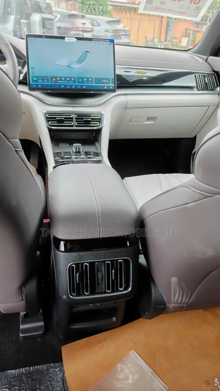 BYD Song Plus DM-i 2024 Gray