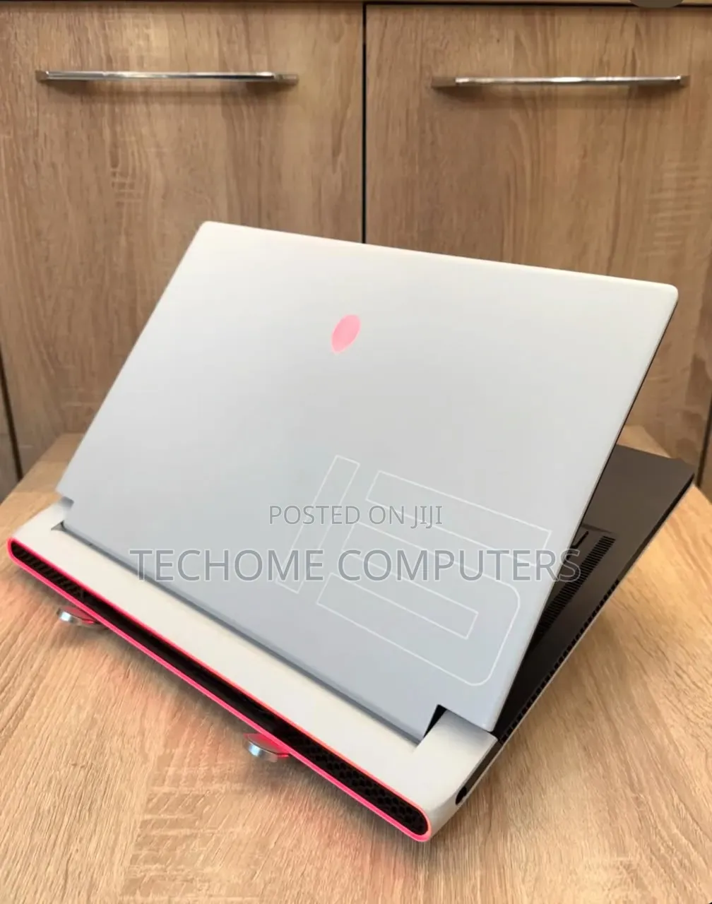 New Laptop Alienware M15X R2 32GB Intel Core i9 SSD 1T