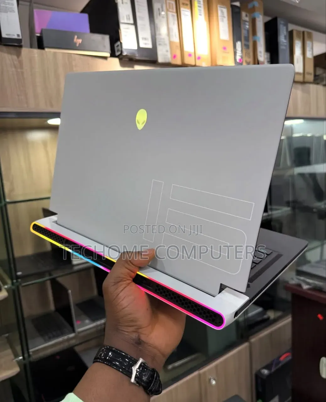 New Laptop Alienware M15X R2 32GB Intel Core i9 SSD 1T