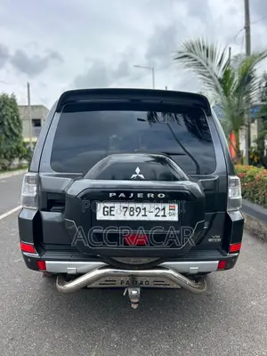 Mitsubishi Pajero 2021 Black