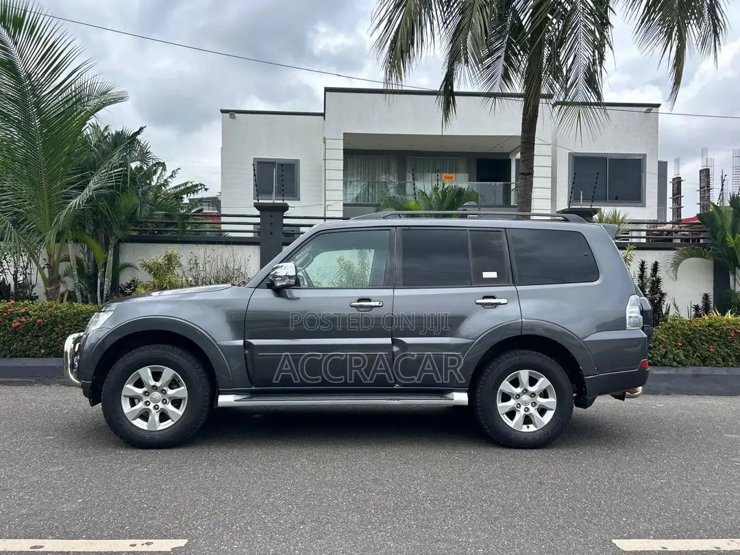 Mitsubishi Pajero 2021 Black