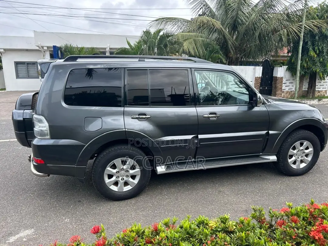 Mitsubishi Pajero 2021 Black
