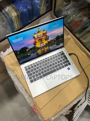 New Laptop HP EliteBook 1040 G8 8GB Intel Core i5 SSD 256GB