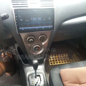 Toyota Yaris SE Hatchback 5dr 2012 Black