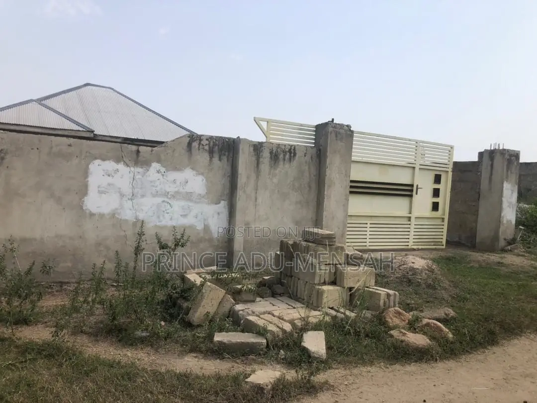 2bdrm House in Adaka Junction, Effutu Municipal for sale