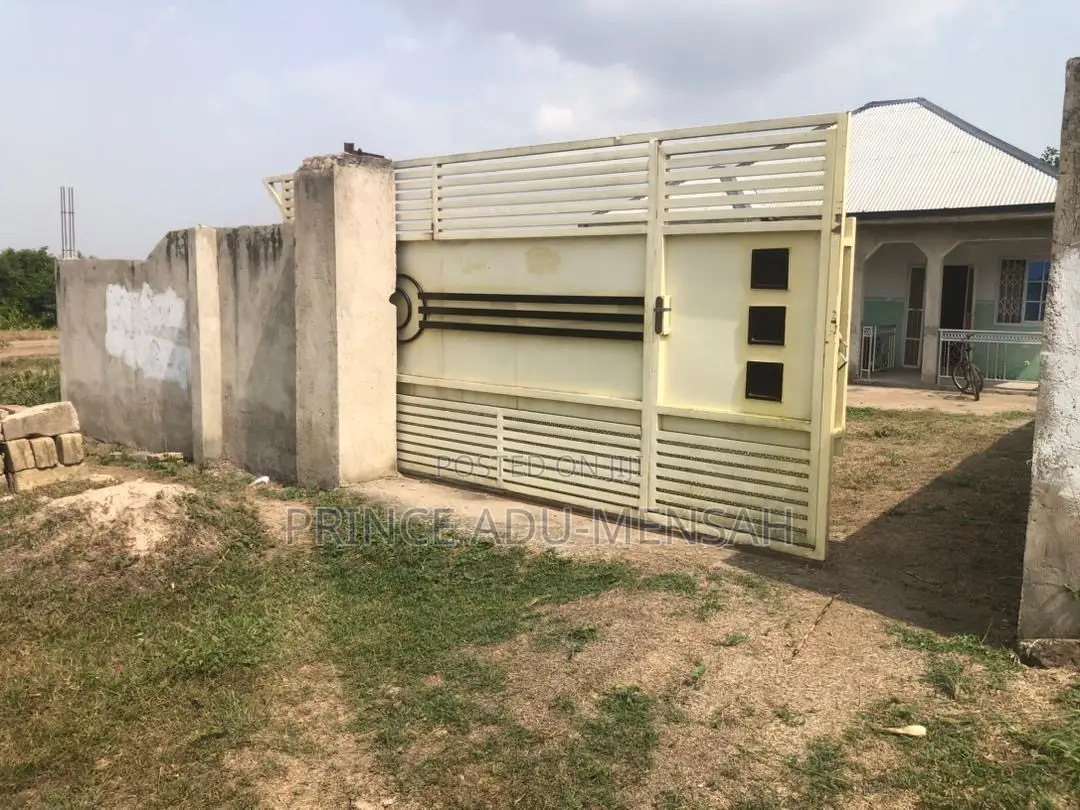 2bdrm House in Adaka Junction, Effutu Municipal for sale