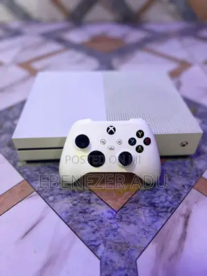 Xbox One S Bundle – Controller + 17 Games Inclusive