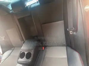 Toyota Corolla SE Special Edition 4dr Sedan (1.8L 4cyl CVT) 2017