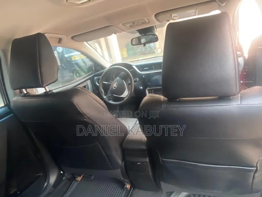 Toyota Corolla SE Special Edition 4dr Sedan (1.8L 4cyl CVT) 2017