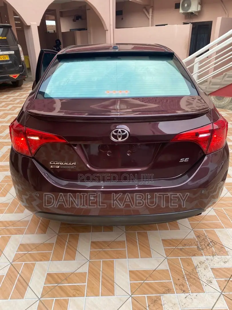 Toyota Corolla SE Special Edition 4dr Sedan (1.8L 4cyl CVT) 2017