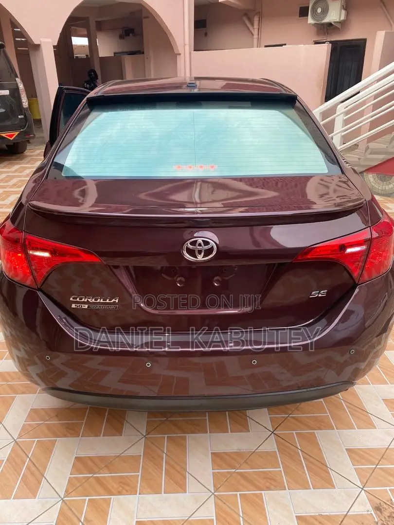 Toyota Corolla SE Special Edition 4dr Sedan (1.8L 4cyl CVT) 2017