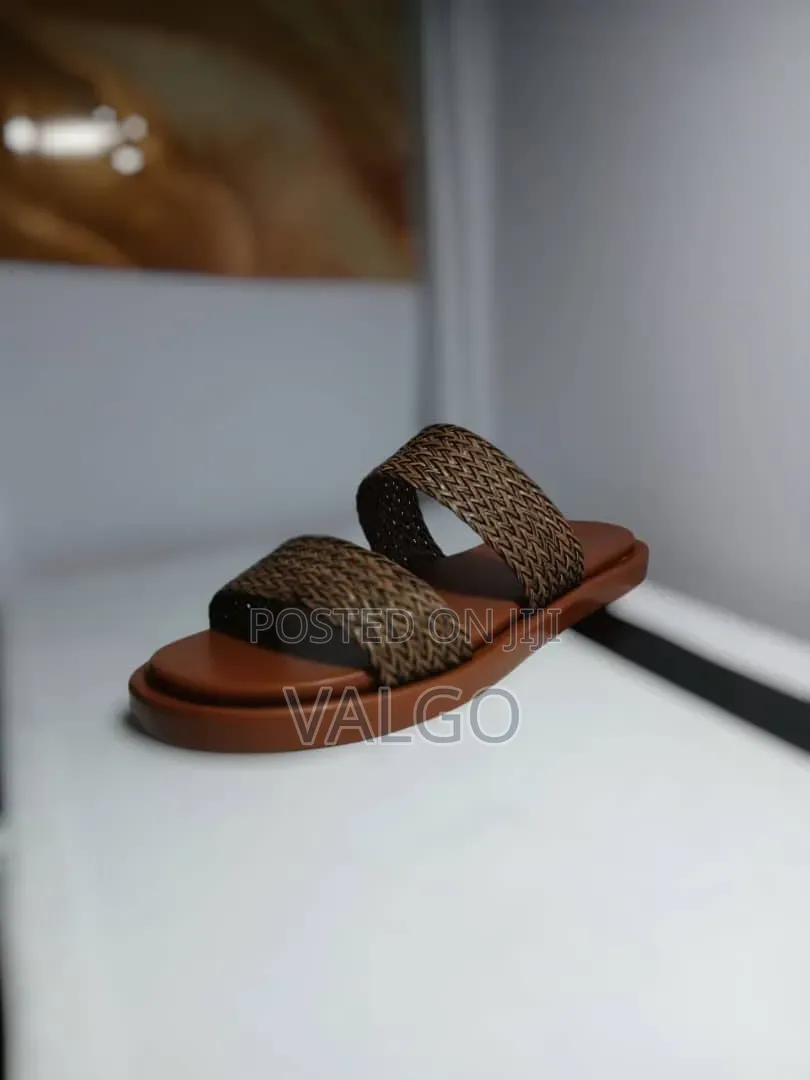 Valgo Shoes