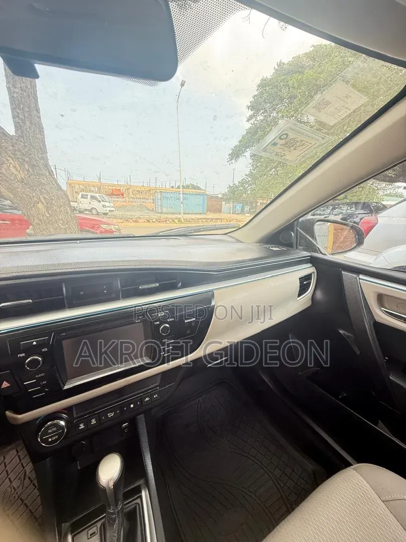 Toyota Corolla 2016 Black