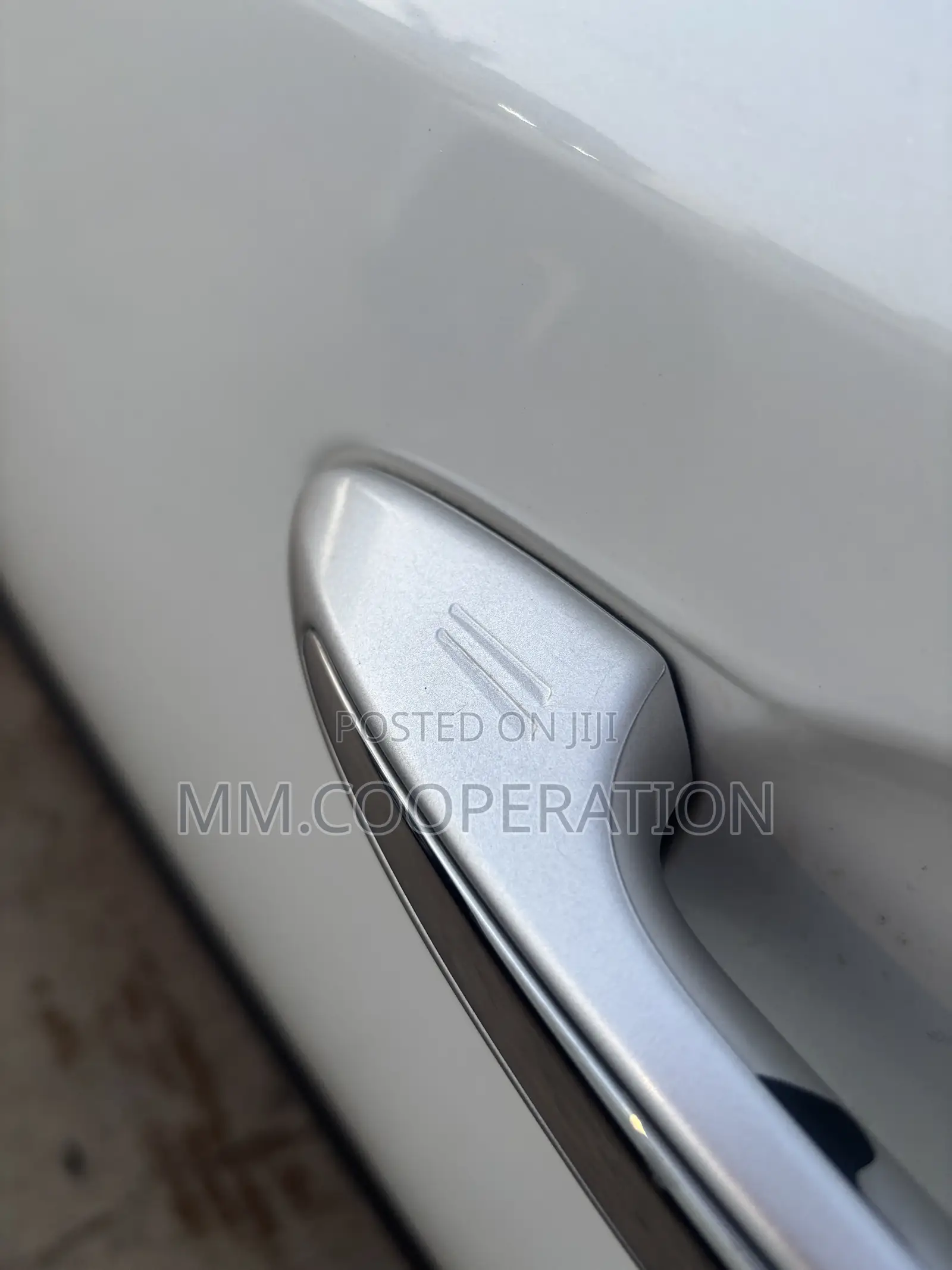 Toyota RAV4 XLE AWD (2.5L 4cyl 6A) 2017 White