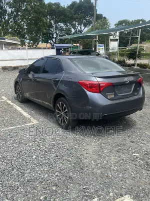 Toyota Corolla SE 4dr Sedan (1.8L 4cyl CVT) 2017 Gray