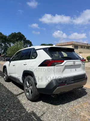 Toyota RAV4 2023 White