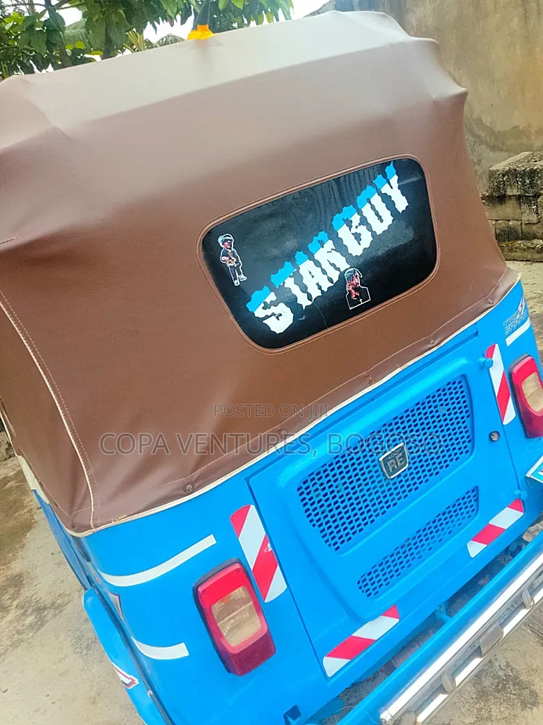 Bajaj RE 2025 Blue
