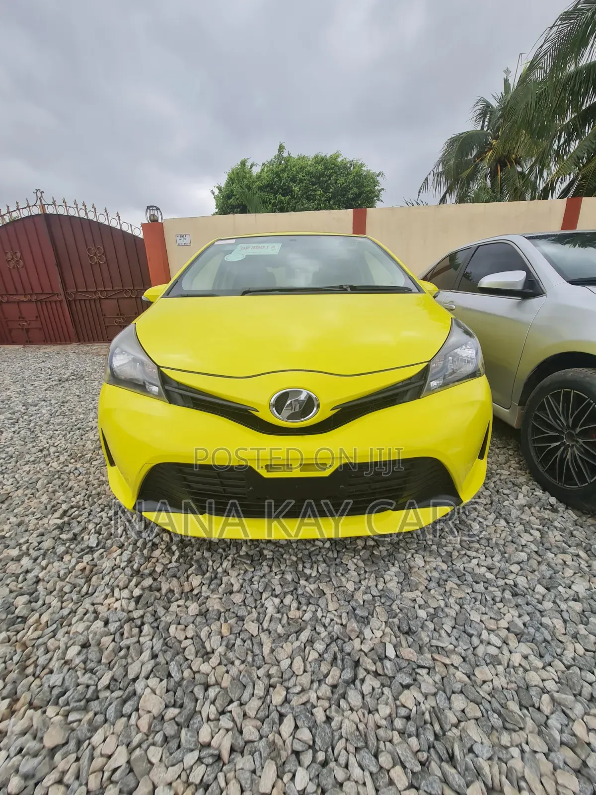 Toyota Vitz 2015 Yellow