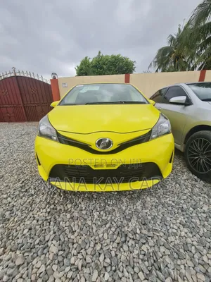 Toyota Vitz 2015 Yellow