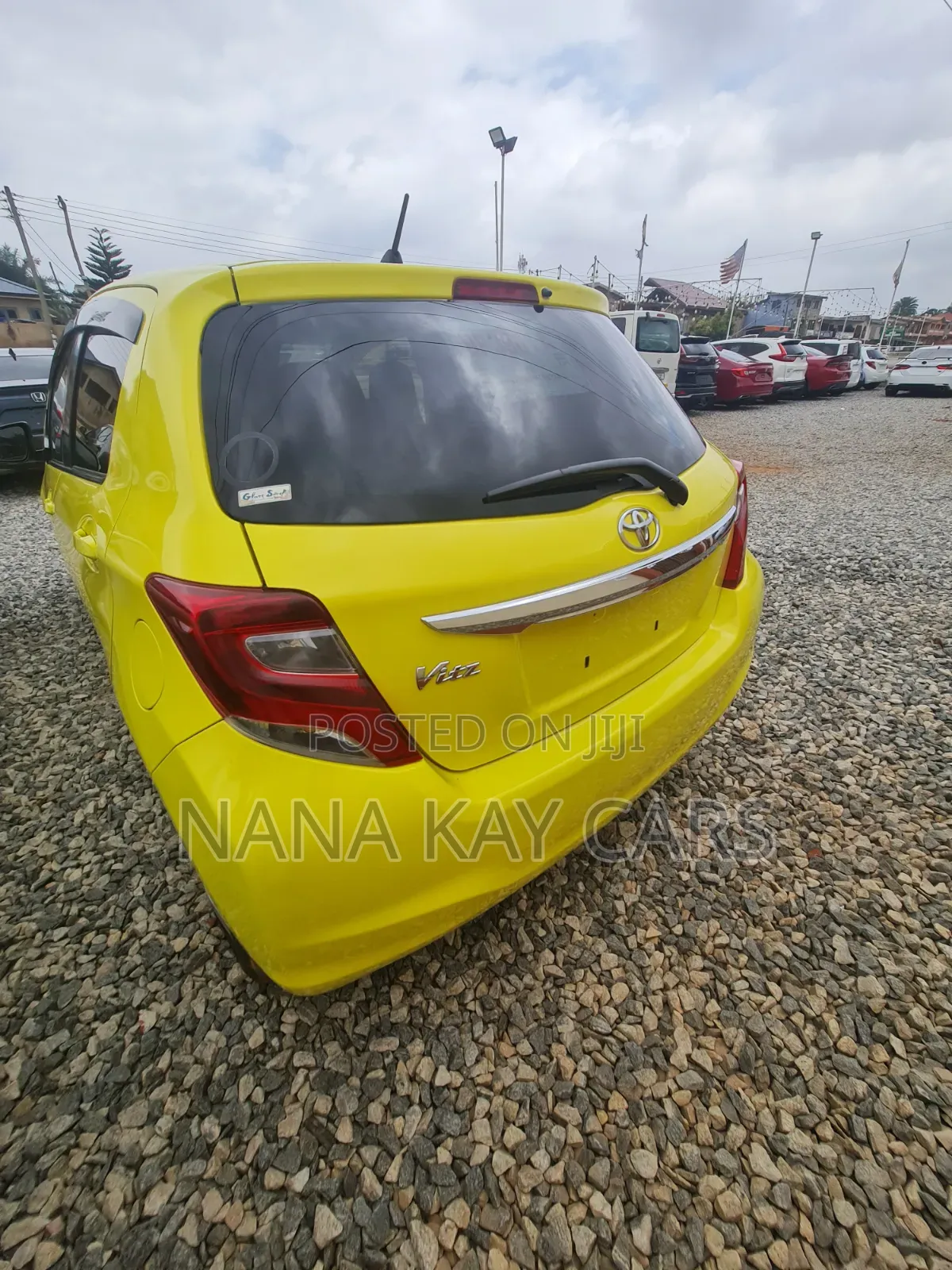Toyota Vitz 2015 Yellow