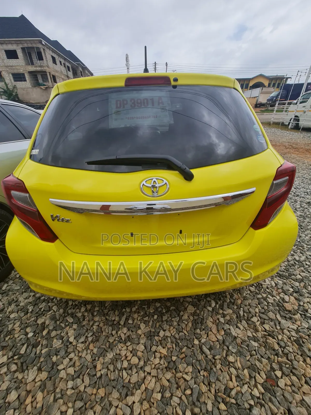 Toyota Vitz 2015 Yellow