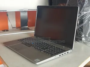 Laptop Dell Precision 3551 16GB Intel Core i7 SSD 512GB