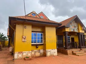 5bdrm House in Brofoyedu, Kumasi Metropolitan for rent
