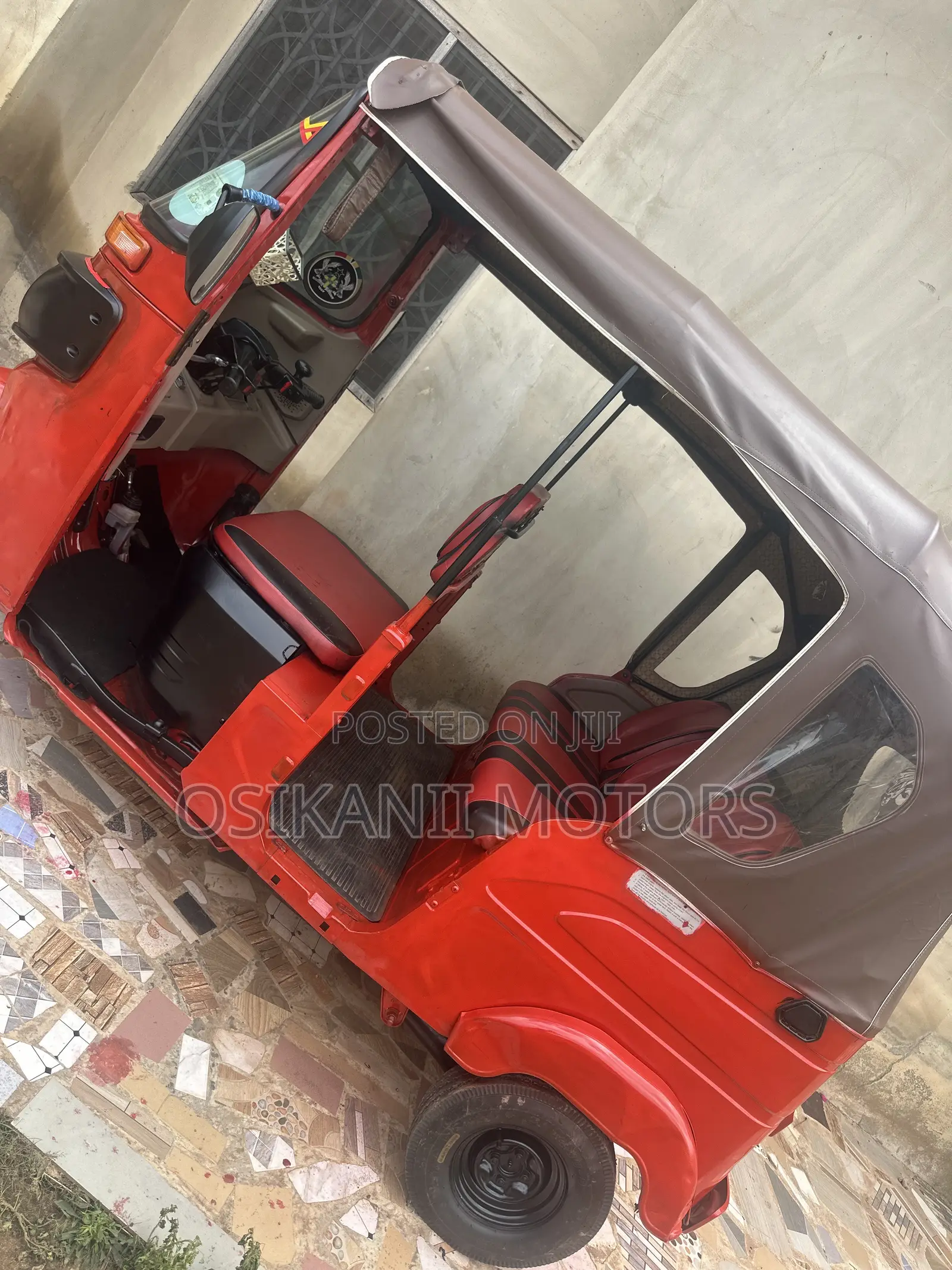Bajaj RE 2023 Red