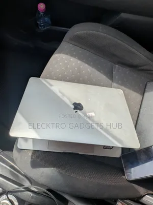 Laptop Apple MacBook Pro 2017 8GB Intel Core i5 SSD 256GB