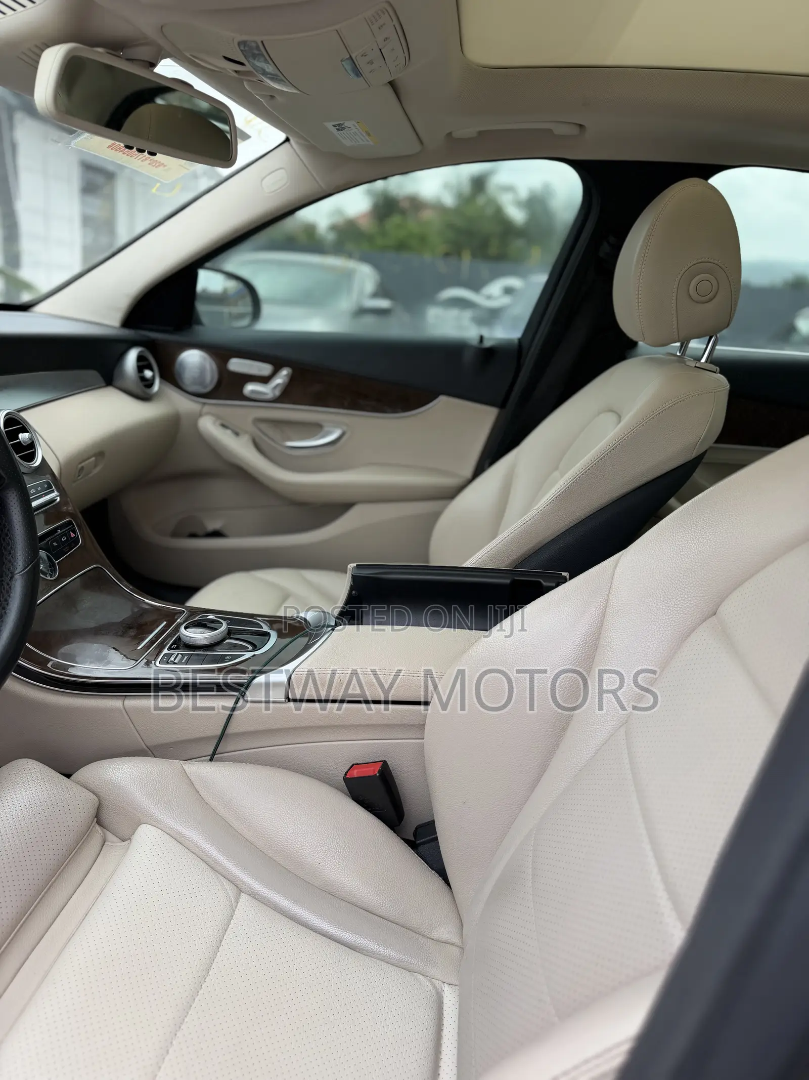Mercedes-Benz C300 Luxury Sedan RWD (2.0L 4cyl 7A) 2017 Black