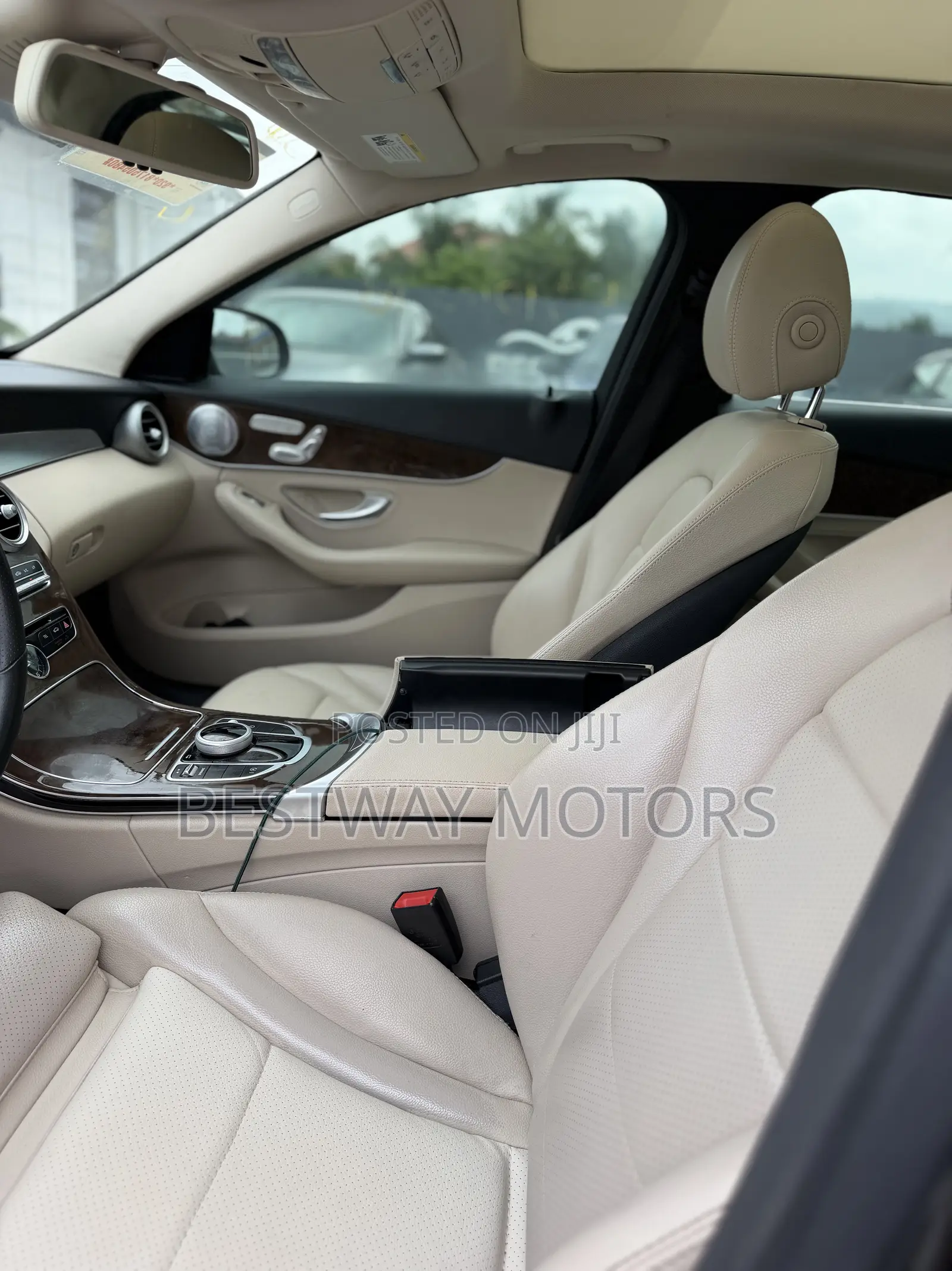 Mercedes-Benz C300 Luxury Sedan RWD (2.0L 4cyl 7A) 2017 Black
