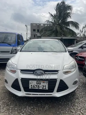 Ford Focus S Sedan FWD (2.0L 4cyl 5M) 2012 White