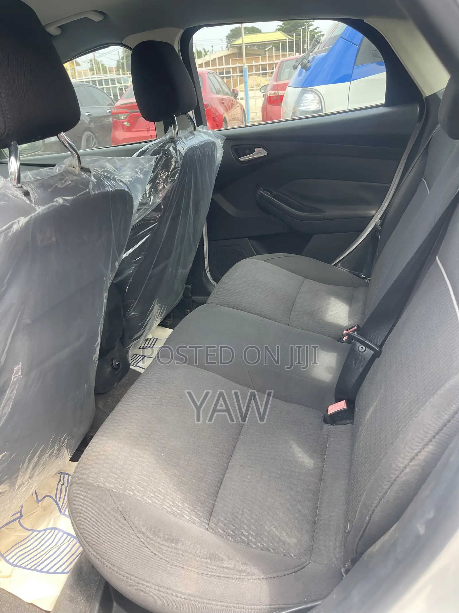 Ford Focus S Sedan FWD (2.0L 4cyl 5M) 2012 White