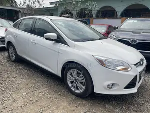 Ford Focus S Sedan FWD (2.0L 4cyl 5M) 2012 White