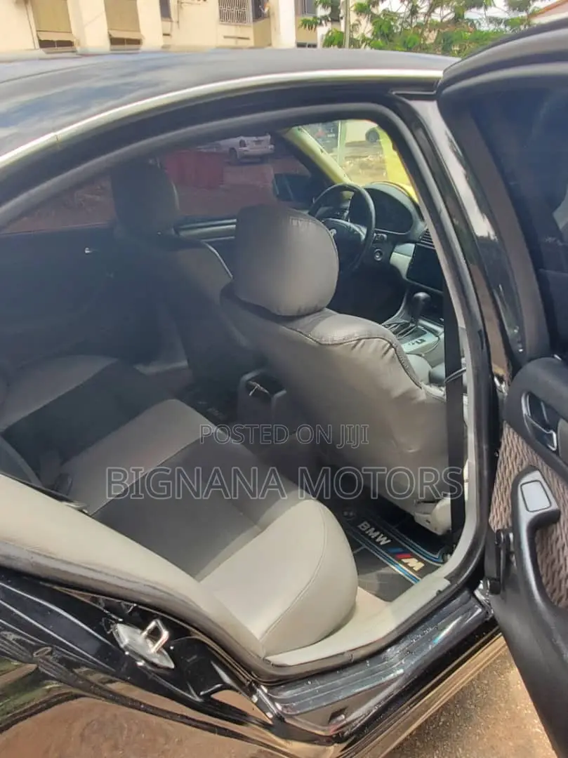 BMW 318i 2005 Black