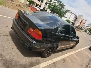 BMW 318i 2005 Black