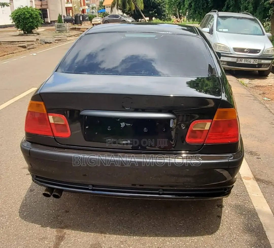 BMW 318i 2005 Black