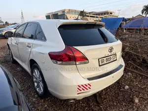 Toyota Venza Limited 2011 White