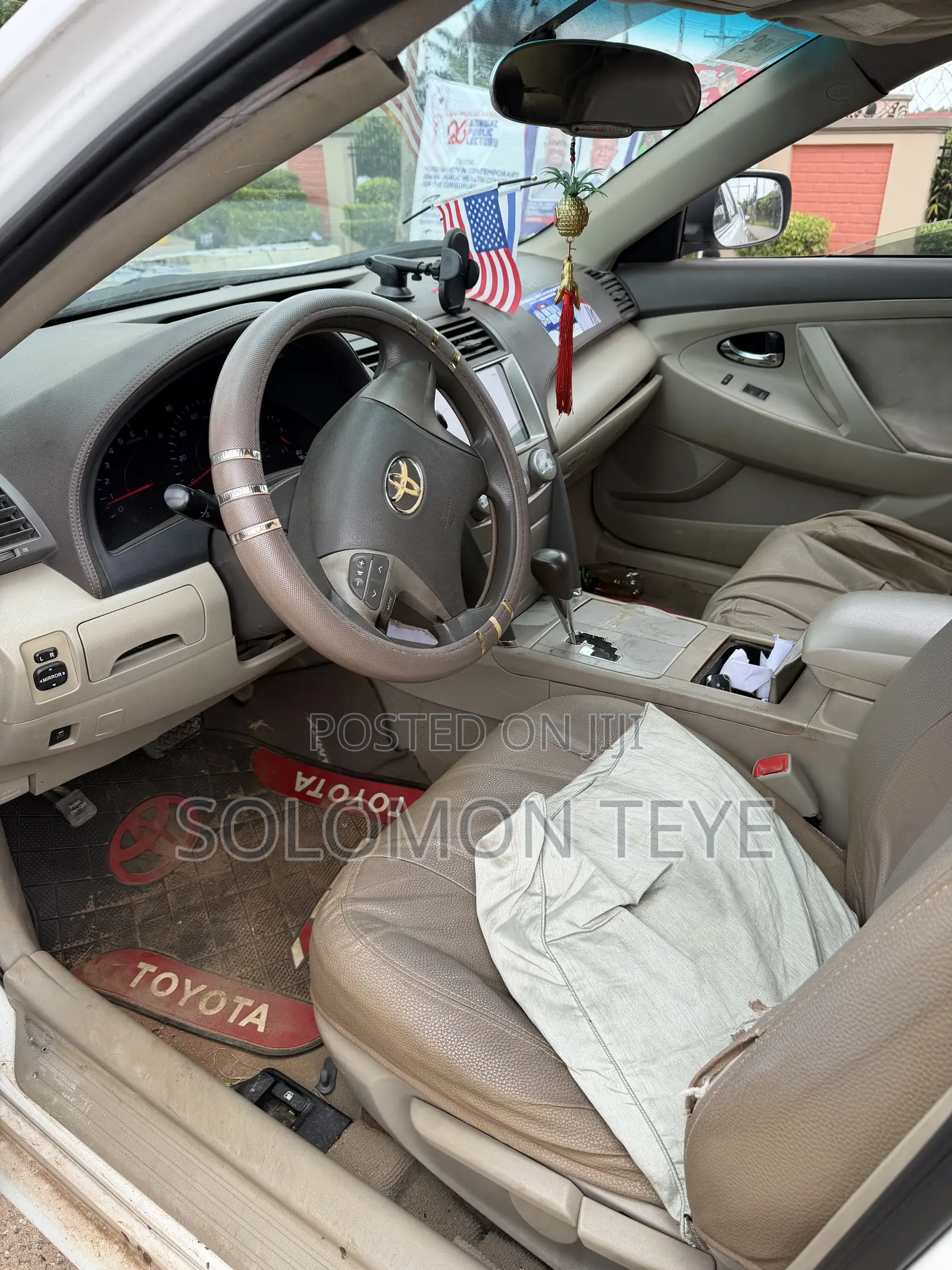 Toyota Camry LE 4dr Sedan (2.5L 4cyl 6A) 2011 White