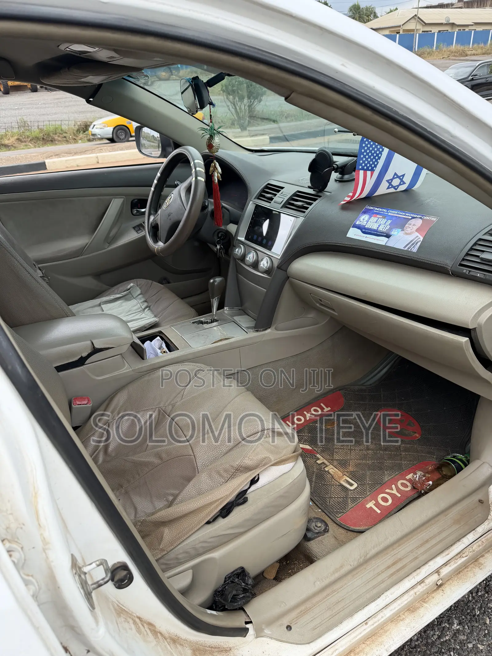 Toyota Camry LE 4dr Sedan (2.5L 4cyl 6A) 2011 White