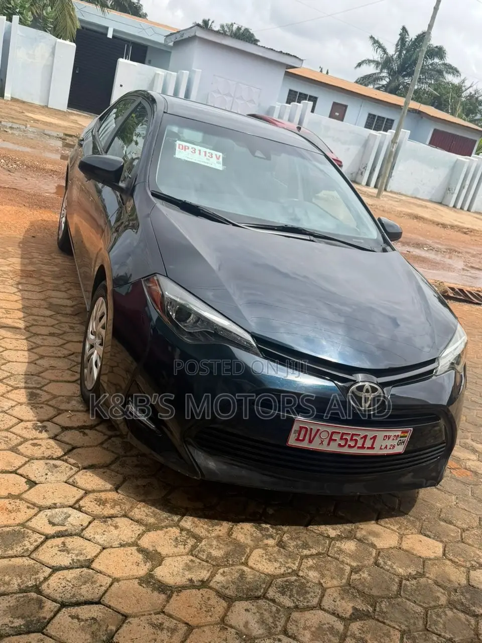 Toyota Corolla LE (1.8L 4cyl 2A) 2018 Blue