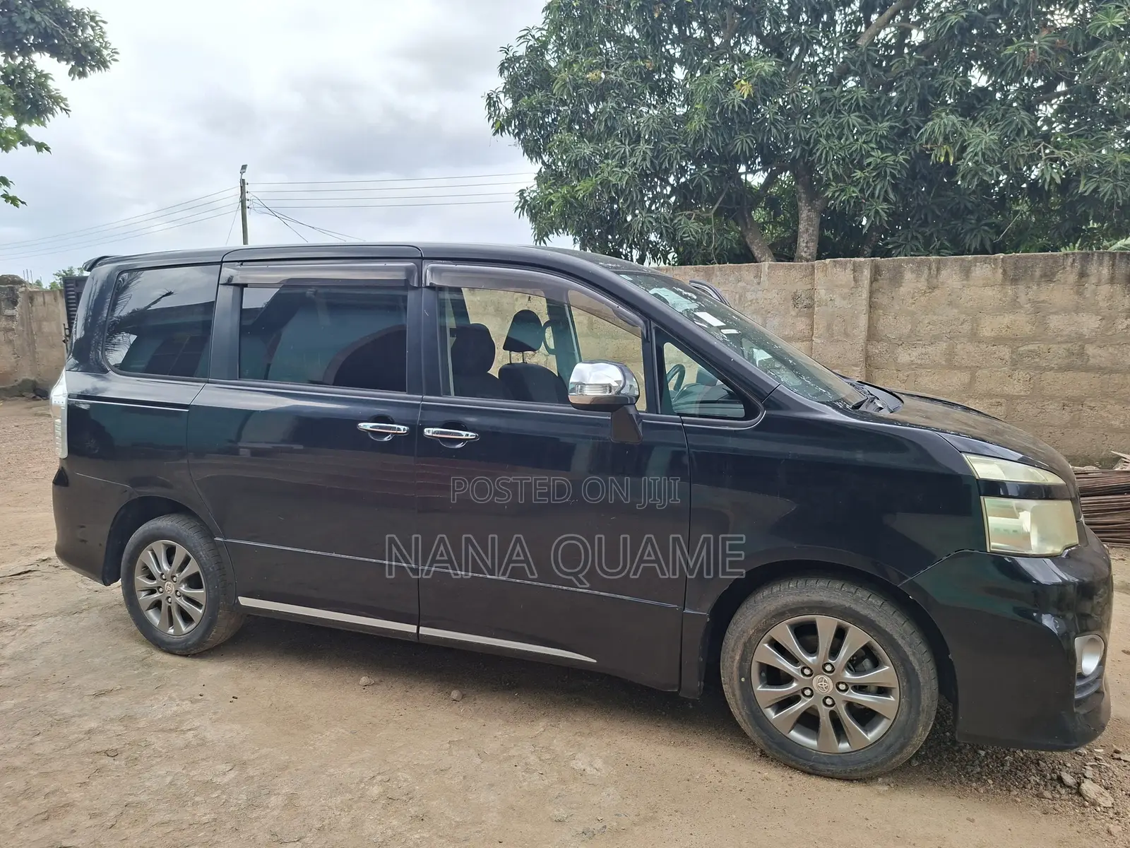 Toyota Voxy 2011 Black