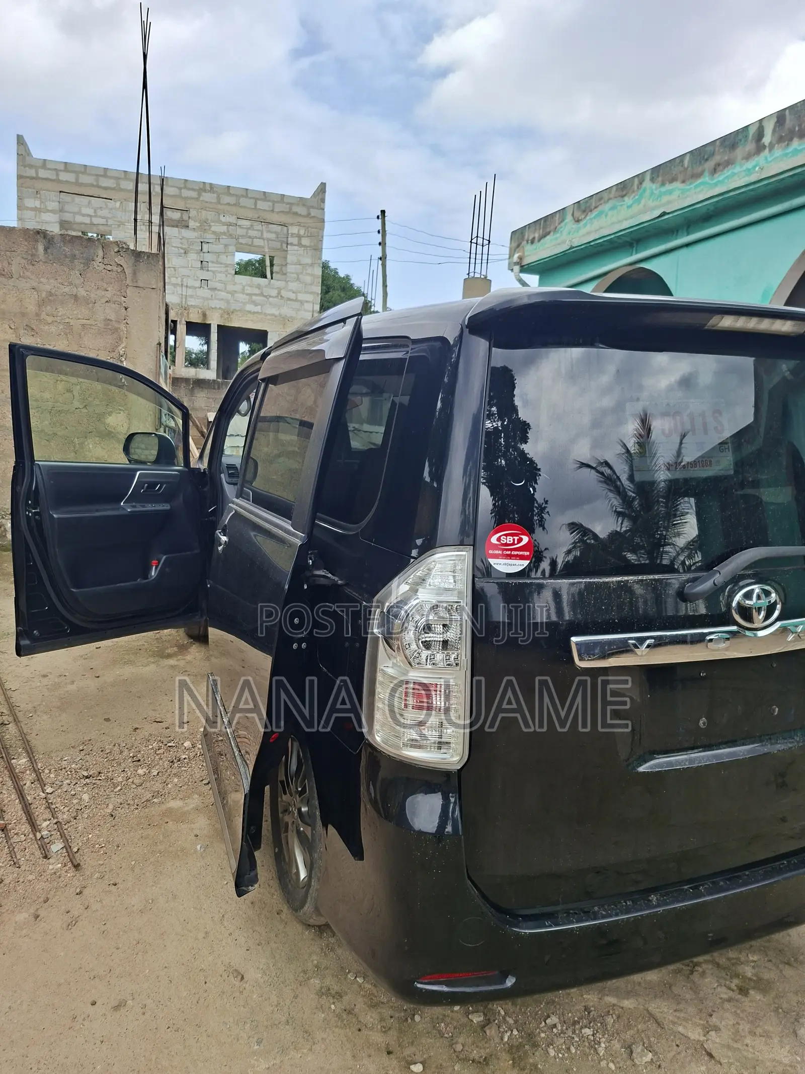 Toyota Voxy 2011 Black