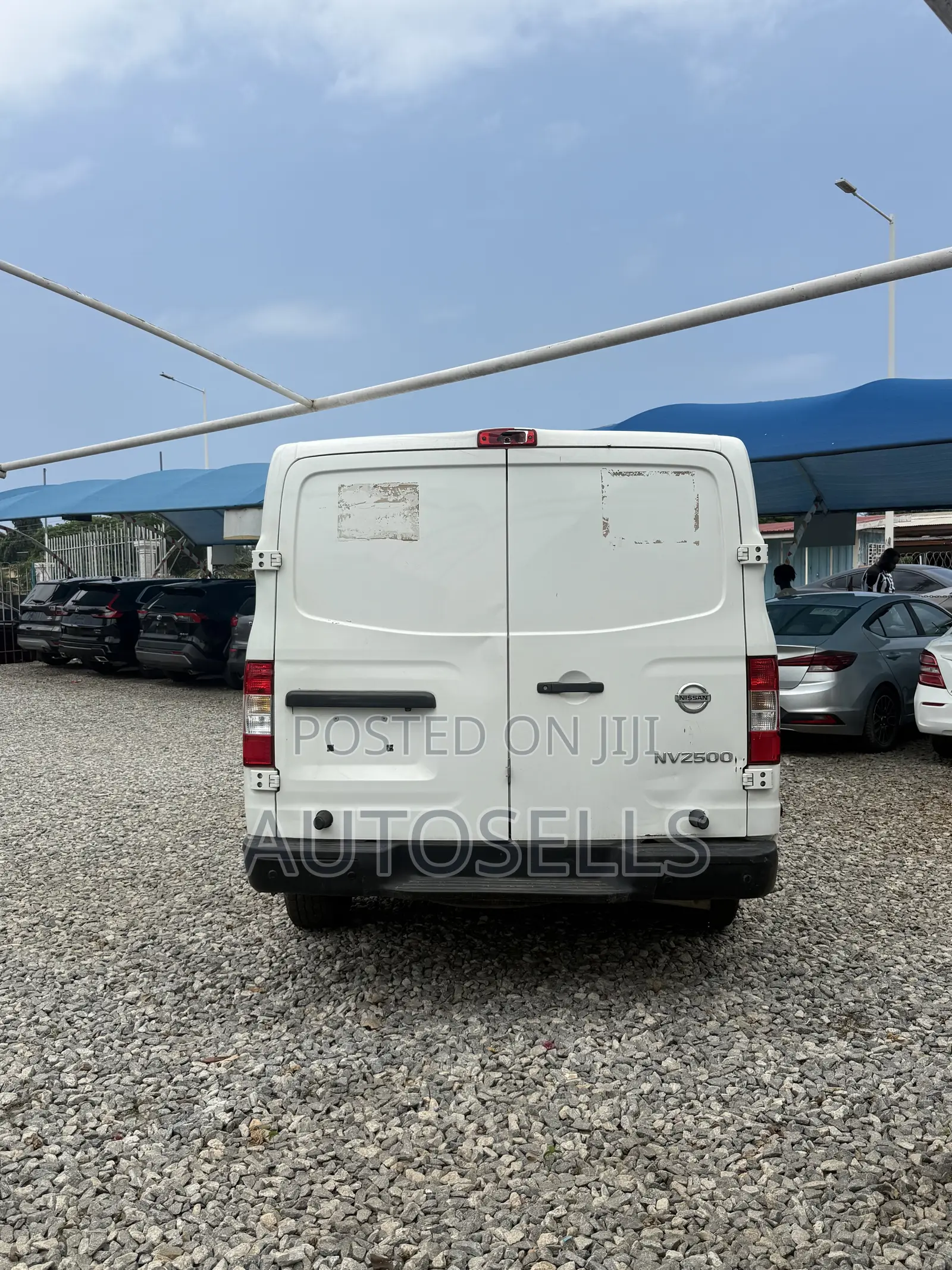 Nissan NV3500 2018 White