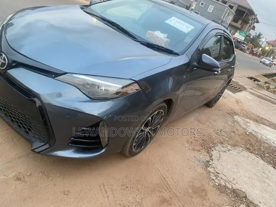 Toyota Corolla 2017 Gray