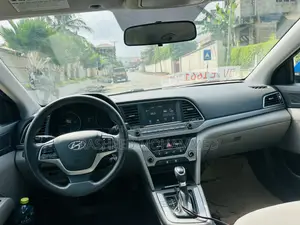 Hyundai Elantra SEL 2018 Blue