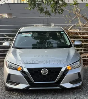 Nissan Sentra 2023 Silver