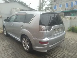 Mitsubishi Outlander 2011 Silver